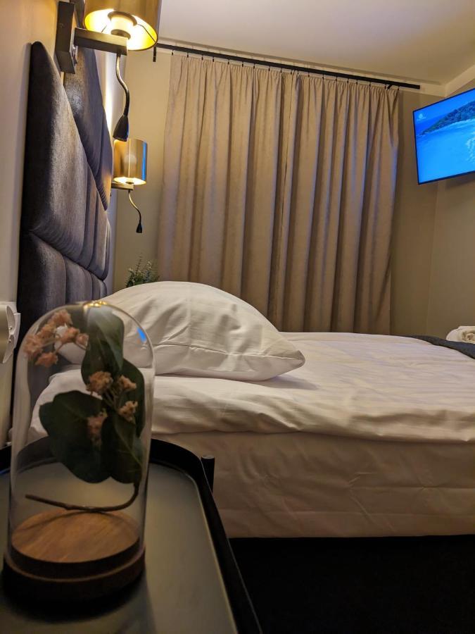 Spacious Two-Bedroom Apartment In The City Center 克拉科夫 外观 照片