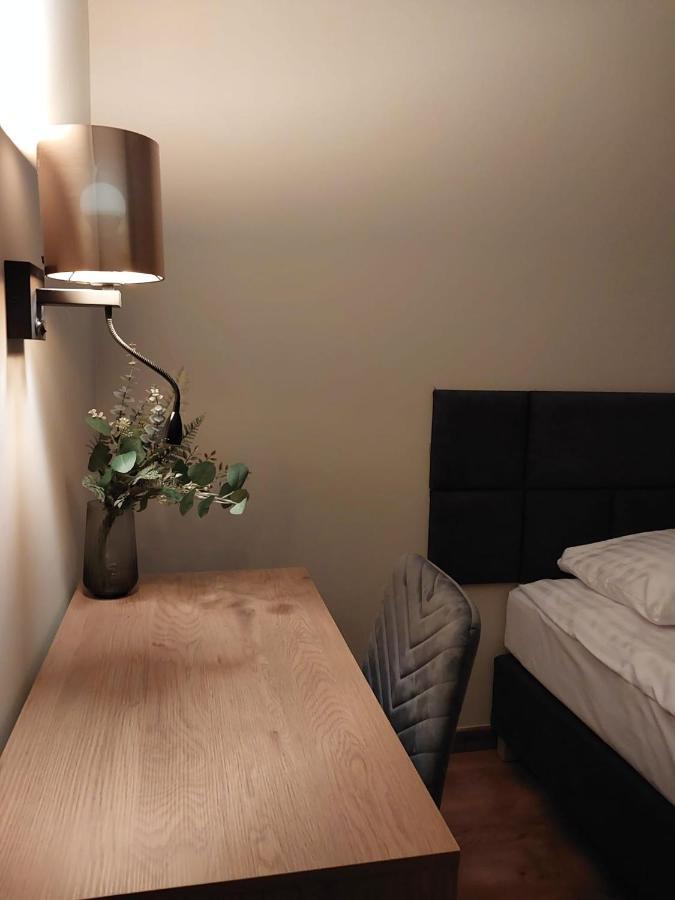 Spacious Two-Bedroom Apartment In The City Center 克拉科夫 外观 照片